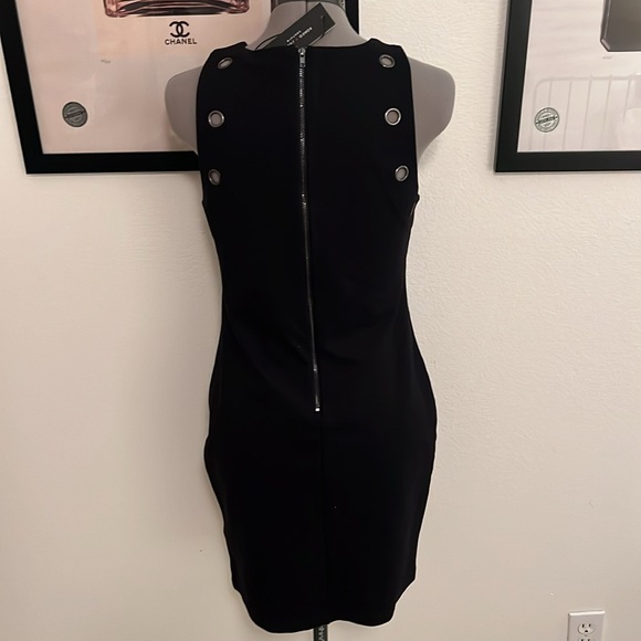 Romeo and Juliet Grommet Black fitted Dress - Picture 3 of 9